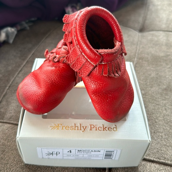 Freshly Picked Other - Freshly Picked Fire Engine Moccasin Size 4